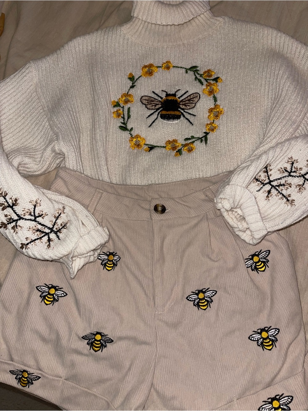 2 piece set - Turtleneck Sweater with Embroidered Bee & bee embroidered shorts